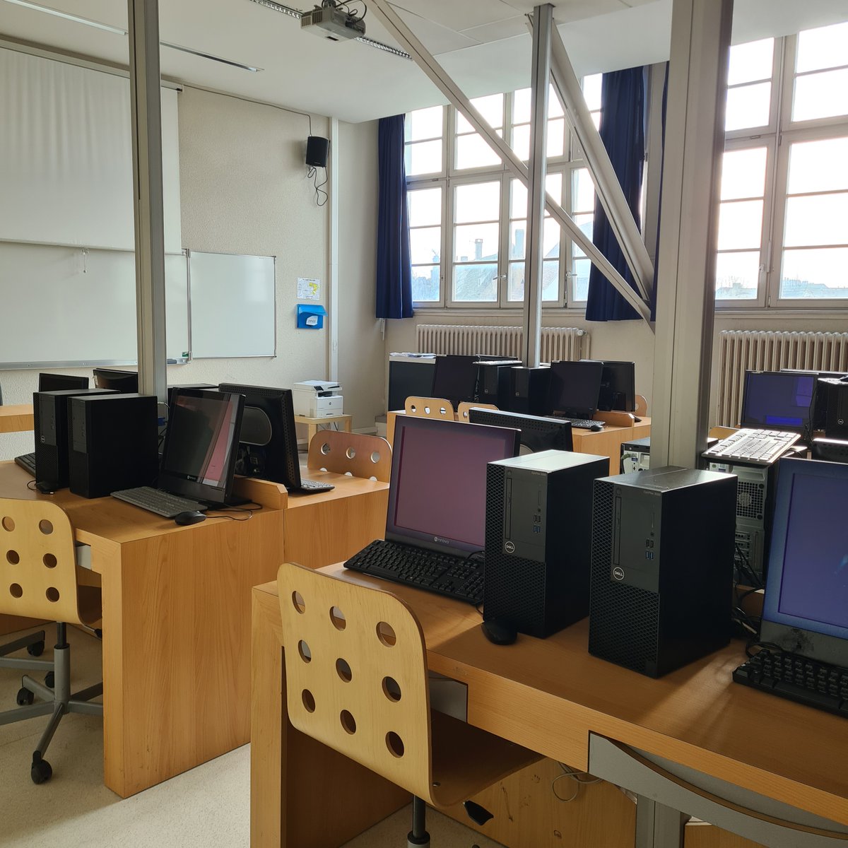 MCSNO3's tweet photo. Nous vous présentons ci-dessous l'espace de travail dans lequel vous effectuerez votre formation #mcsno
Vous avez les matériels nécessaires pour toutes les activités ✌️ https://t.co/0L8l51PDcC