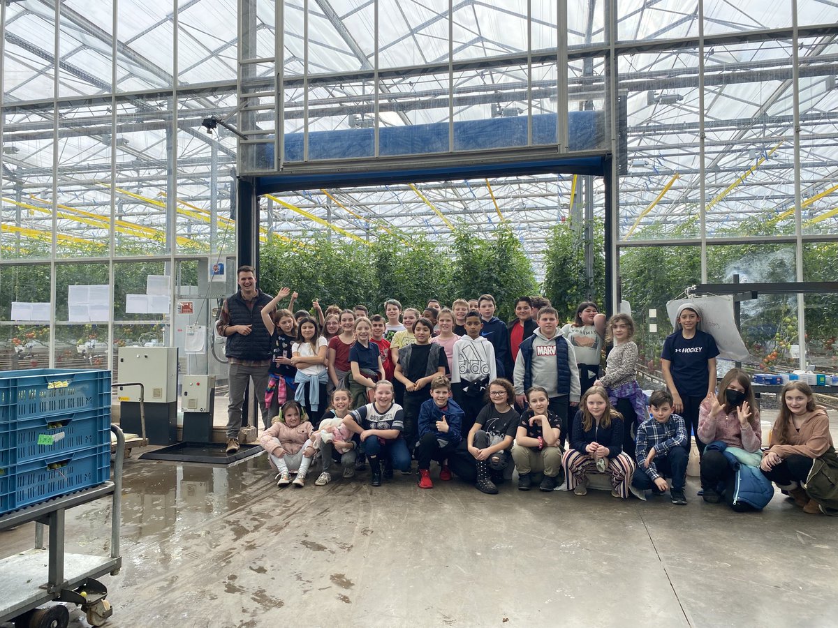DDRezz's tweet photo. Thanks to James for teaching us about hydroponics!! #intergrow https://t.co/vTbJx1FbvZ