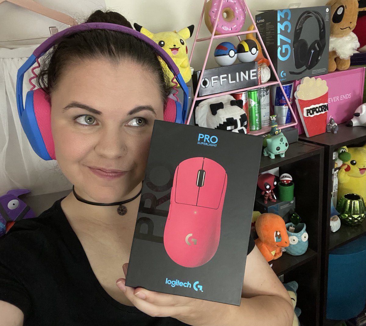 Chani_ZA's tweet photo. 💖Giveaway Tiiiime💖

Anyone fancy a PINK @LogitechG PRO X SUPERLIGHT? 👀🔥

> Like, RT &amp; follow @Chani_ZA 
> Reply why you need this upgrade for your set up
> More ways to enter on my IG &amp; TikTok (link in bio)

🇿🇦 ZA Only
🦄 Winner contacted March 31, 2022 
#LogitechGPartner #ad https://t.co/YtMHaIXI0K