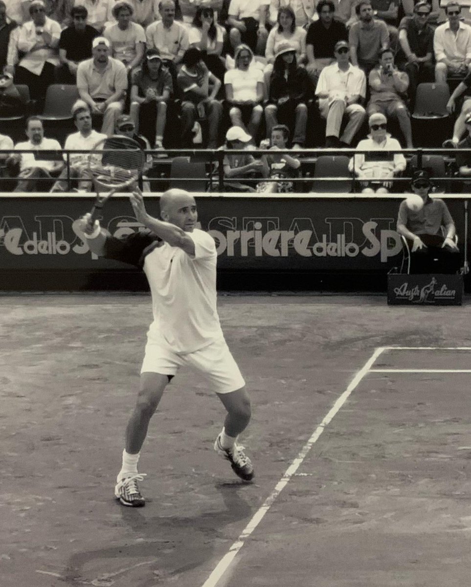 SpazioTennis's tweet photo. Amarcord #IBI 2005 e 2006
📸 @Alenize82
#Tennis #Agassi #Gasquet #Davydenko #Ancic #ATP https://t.co/paOqnmqqA8
