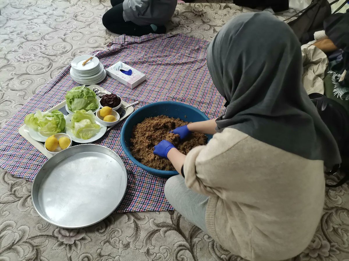 tugvanevsehir's tweet photo. Hanım Üniversite Koordinatörlüğümüz ve Yeniler Kulübü birlikteliğinde Hanım Kardeşlerimize özel Sıra Gecesi programı düzenlendi. Programa katılım sağlayan tüm kardeşlerimize teşekkür ederiz. 🤗

#İşimizGücümüzGençlik https://t.co/BLJaR6JVC4