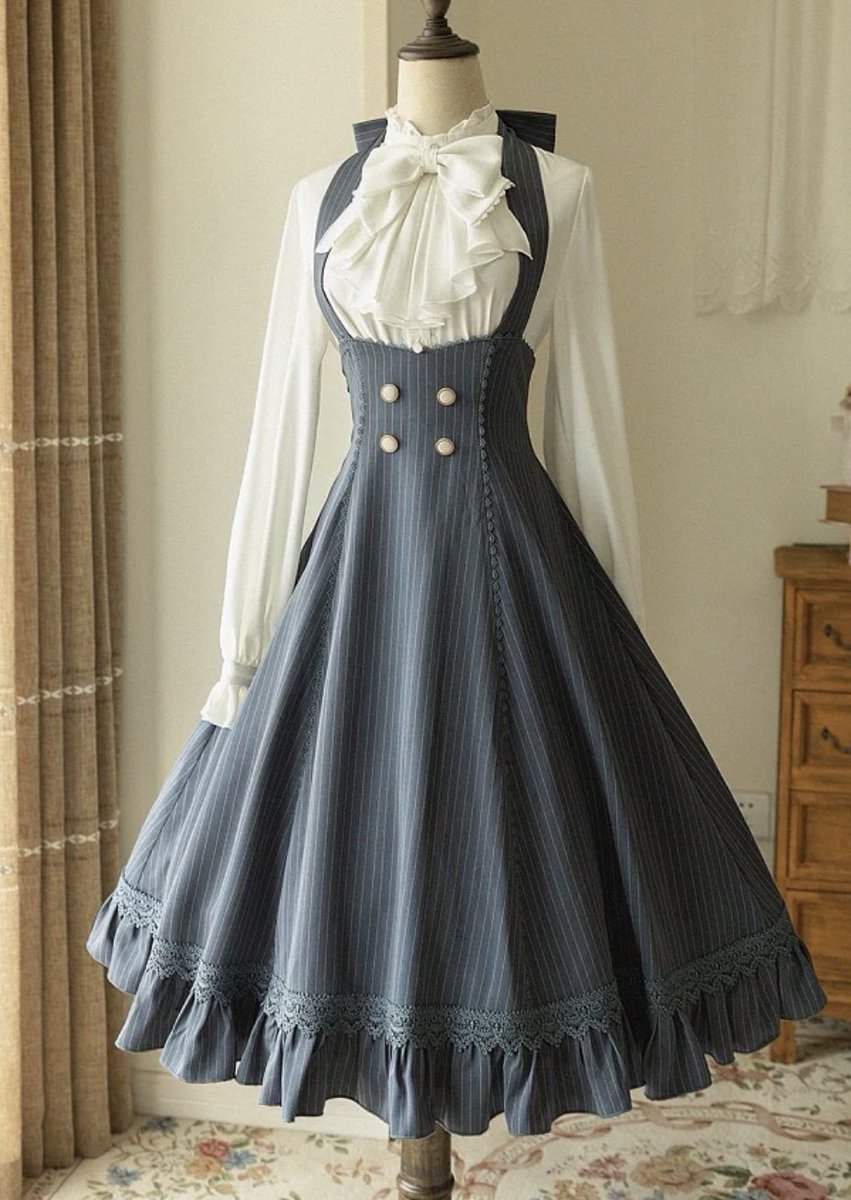 GodofMai's tweet image. Draw Your OC in This Outfit Guys!!!
It’s Because Looks Trendy…
#drawyourocinthis 

(Credits: Devil Inspired)