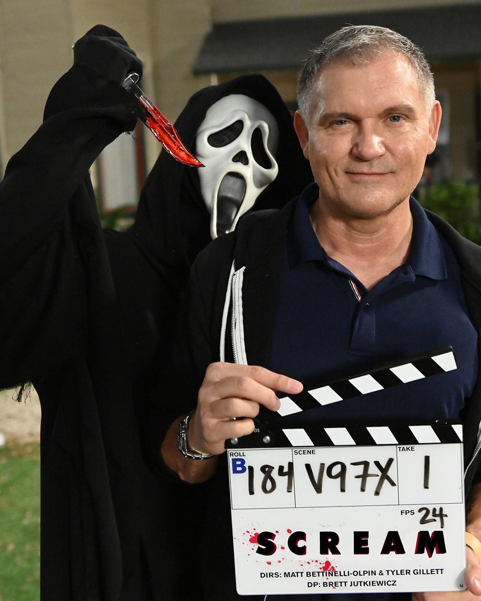 Happy birthday to writer and producer, KEVIN WILLIAMSON- born in 1965! 