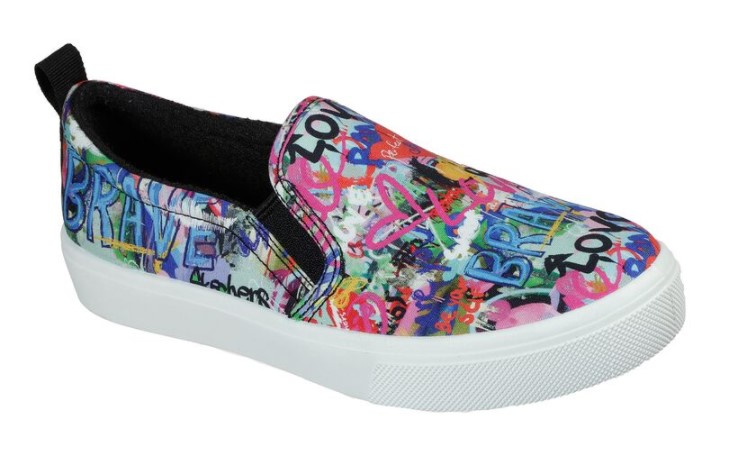 CcSkech's tweet photo. I love this Poppy Sneaker with Graffiti print! https://t.co/EVikGuASfC