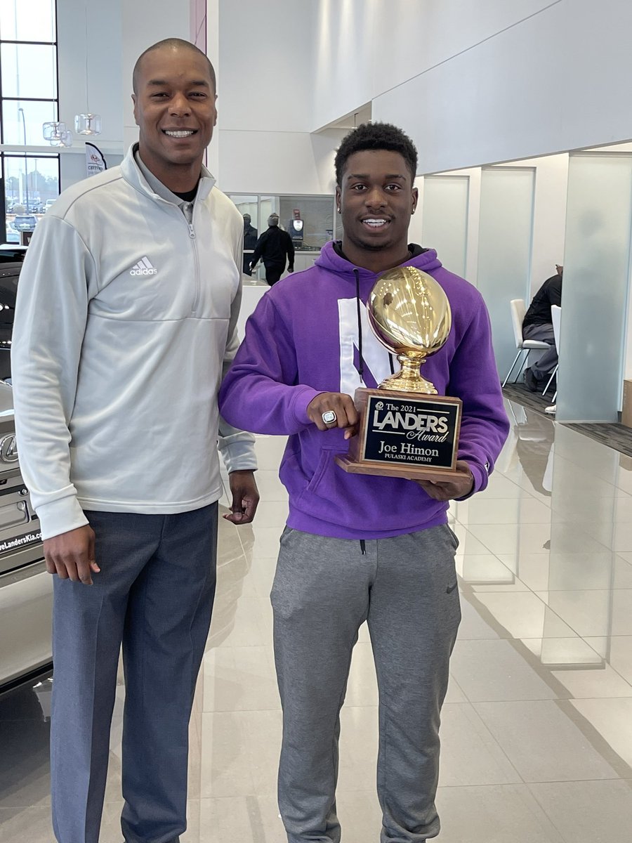 JosephHimon's tweet photo. Very blessed to receive this prestigious award! Thank you @sully7777 @SteveLittleRock @alucas80 @PABruinFootball https://t.co/L9UY2ayBoP