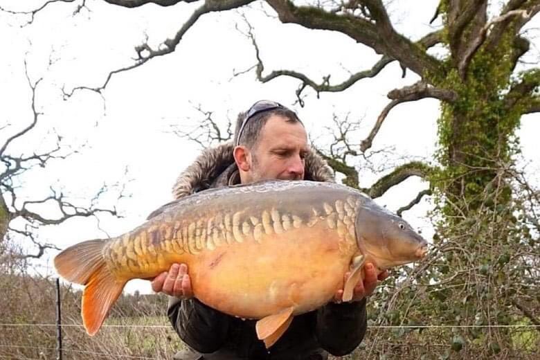 CarbonBaits's tweet photo. 💥PB vibes💥

After arriving at the lake &amp; jumping on the back of a cold south easterly Simon managed to land a 29.2

After keeping his eyes peeled he located a few carp so moved &amp; kept the bait going in landing 7 carp of 23lb 29.12 33.14 34.4 36.12 39.2 and a new PB 39.4 😎 https://t.co/xQLZuIbUKW
