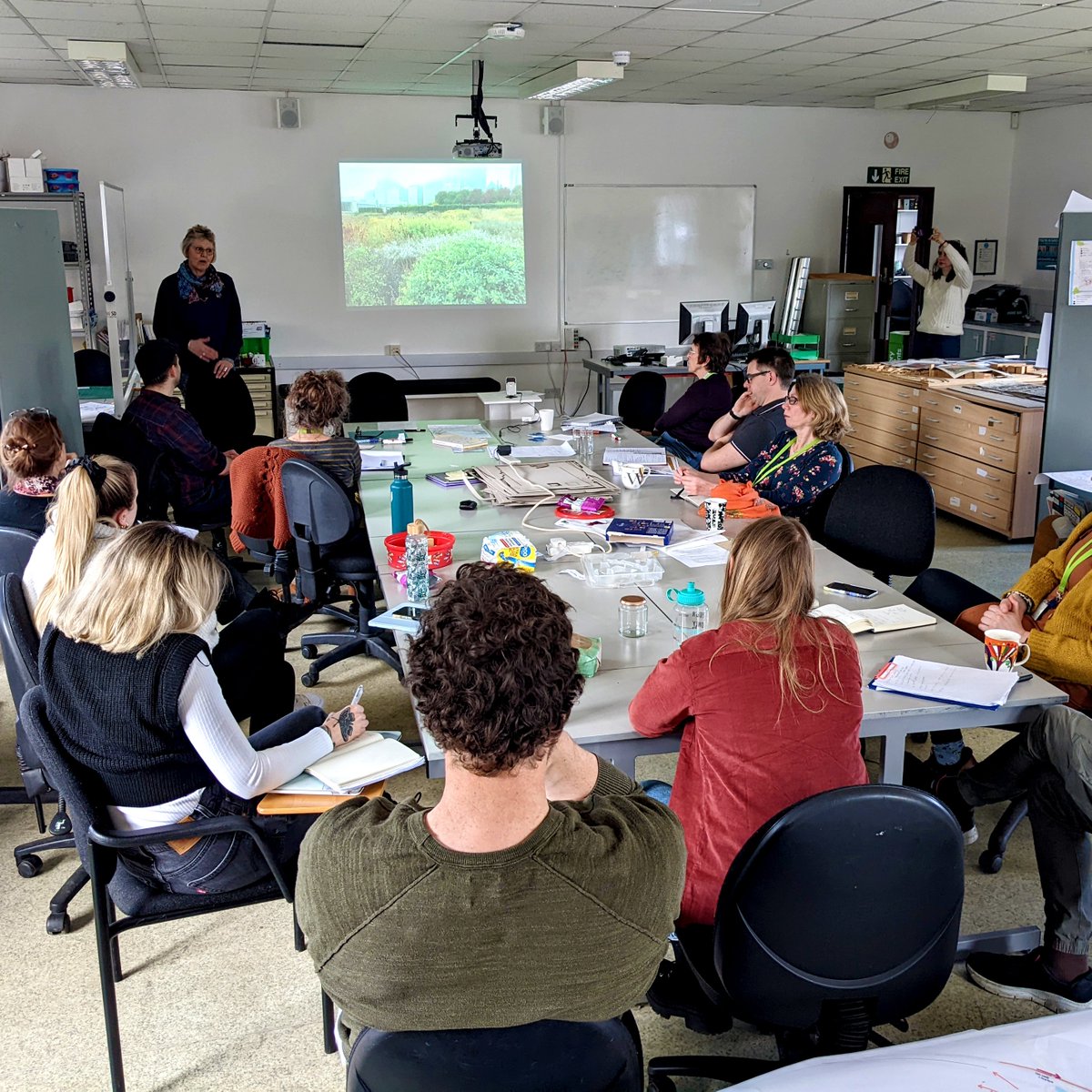 WrittleDesign's tweet photo. Today Dr Jill Raggett gave to our MA Landscape Architecture students a fascinating talk about planting approaches in the Millennium Park in Chicago, with a specific example of Lurie Gardens.
#LandscapeArchitecture #GardenDesign #Writtle #LandscapeTalk #Nature #Plants #Design https://t.co/vfr0OTVHtT