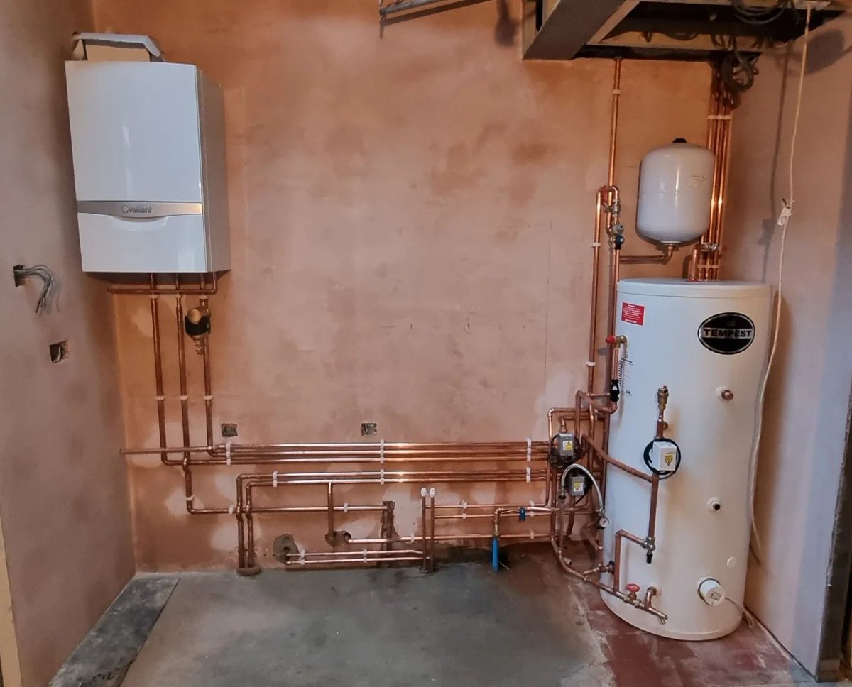 UKTalon's tweet photo. Check out this great looking install from @sandfplumbingandheating, using our Talon Clips!
Find your local stockist today!
https://t.co/4dMktkBGkV
#talon #plumbing #boiler #install #plumber #pipeclips https://t.co/gwe6RDrFSQ