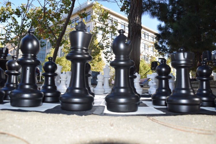 UCSF_cls's tweet photo. Bring a partner to Saunders Court on the UCSF Parnassus Campus and challenge them to chess. Campus Life Services will provide the chess boards and you bring your game. Every Tuesday starting March 15. Rain cancels the chess event. https://t.co/kiyAkOr5Ec https://t.co/sDK8f8PD0V