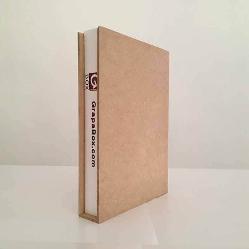 GrapaBox's tweet photo. ¿Te gusta crear tus #cutrebox? 
Pues te encantará nuestra grapabox desnuda, es una grapabox de madera pero tu le pones el envoltorio a un precio más asequible.
Diseña tu caja para los #cómics como mas te guste.

https://t.co/qmMPGb60LK https://t.co/fcKK7hJRm3