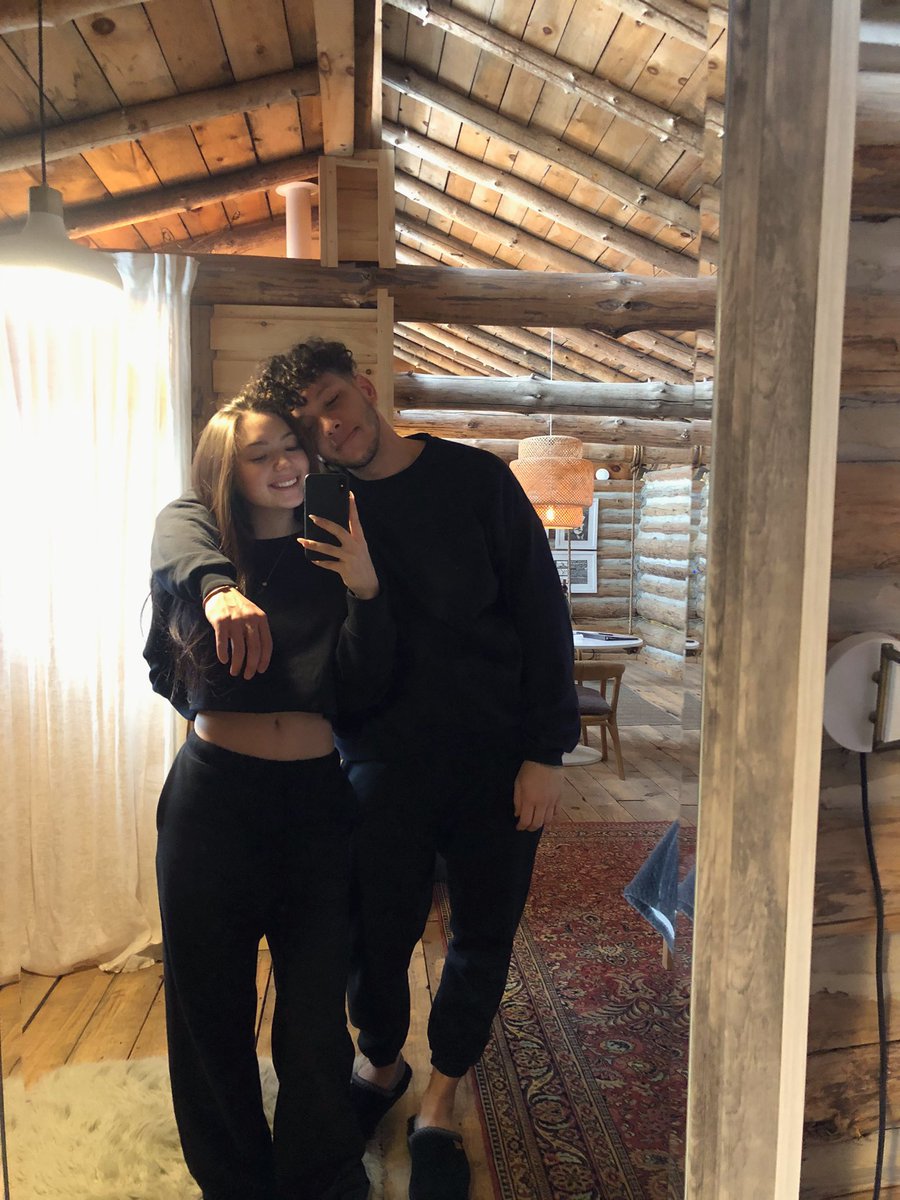 _____ari_______'s tweet photo. https://t.co/KkbFYzClbS