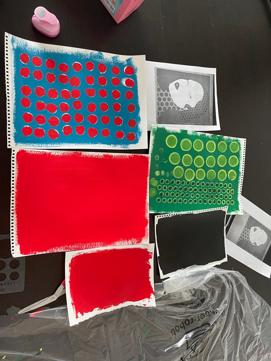 louisedumpling's tweet photo. took a few sessions to make - painting layers, waiting for them to dry, cutting, hot gluing https://t.co/Q02EFs5ewo