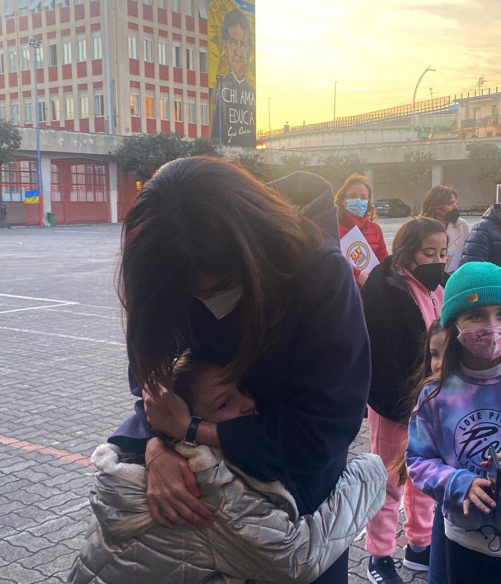 mara_carfagna's tweet photo. Ragazze, ragazzi, bambine e bambini del progetto #SuPerStrada e dell’istituto Don Bosco a #Napoli mi hanno emozionata. Smentiscono i pregiudizi sui giovani del #Sud: difficoltà e luogo di nascita sono solo un punto di partenza, quello di arrivo lo decidono inseguendo i loro sogni https://t.co/sgTK6CDsHT