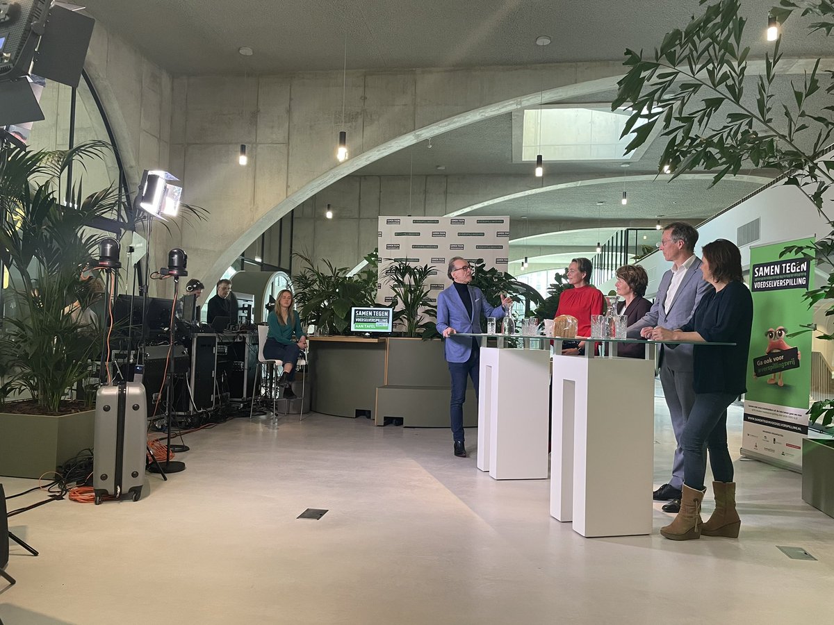 Hoe gaan we #voedselverspilling met 50% verminderen? Vraag actueler dan ooit in licht klimaatverandering en Ukraine crisis. Trots dat <a href="/Syngenta_BNL/">Syngenta Benelux</a> partner is van <a href="/stvv_nl/">Samen Tegen Voedselverspilling</a> #jaarbijeenkomst bij <a href="/changeinctoday/">Change Inc.</a> #kijkjeachterdeschermen #duurzaamvoedsel