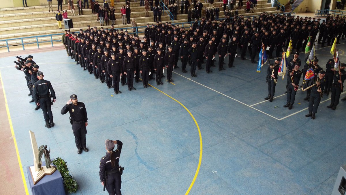 FuipSup's tweet photo. ¡Bienvenidos a los 9 subinspectores y 172 oficiales y policías que han finalizado con éxito los cursos de Ejecución y Cordinación de #UIP !

En la @FuipSup del @Sup_Policia estamos a vuestra disposición para aquello que podáis necesitar.

#Sup
#JuntosDefendiendoTusDerechos https://t.co/PD9WJrs2Ki