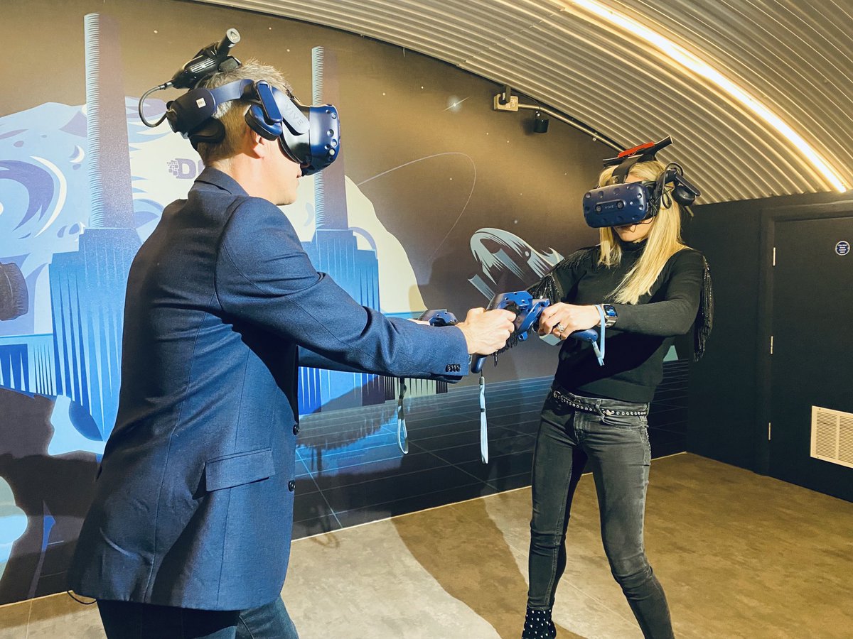 Looks like ⁦<a href="/spenley/">Spencer Kelly</a>⁩ and I were fighting, but it was a joint effort on a virtual spaceship to save the virtual world. SPOILER ALERT!! We had low battery. And we failed.