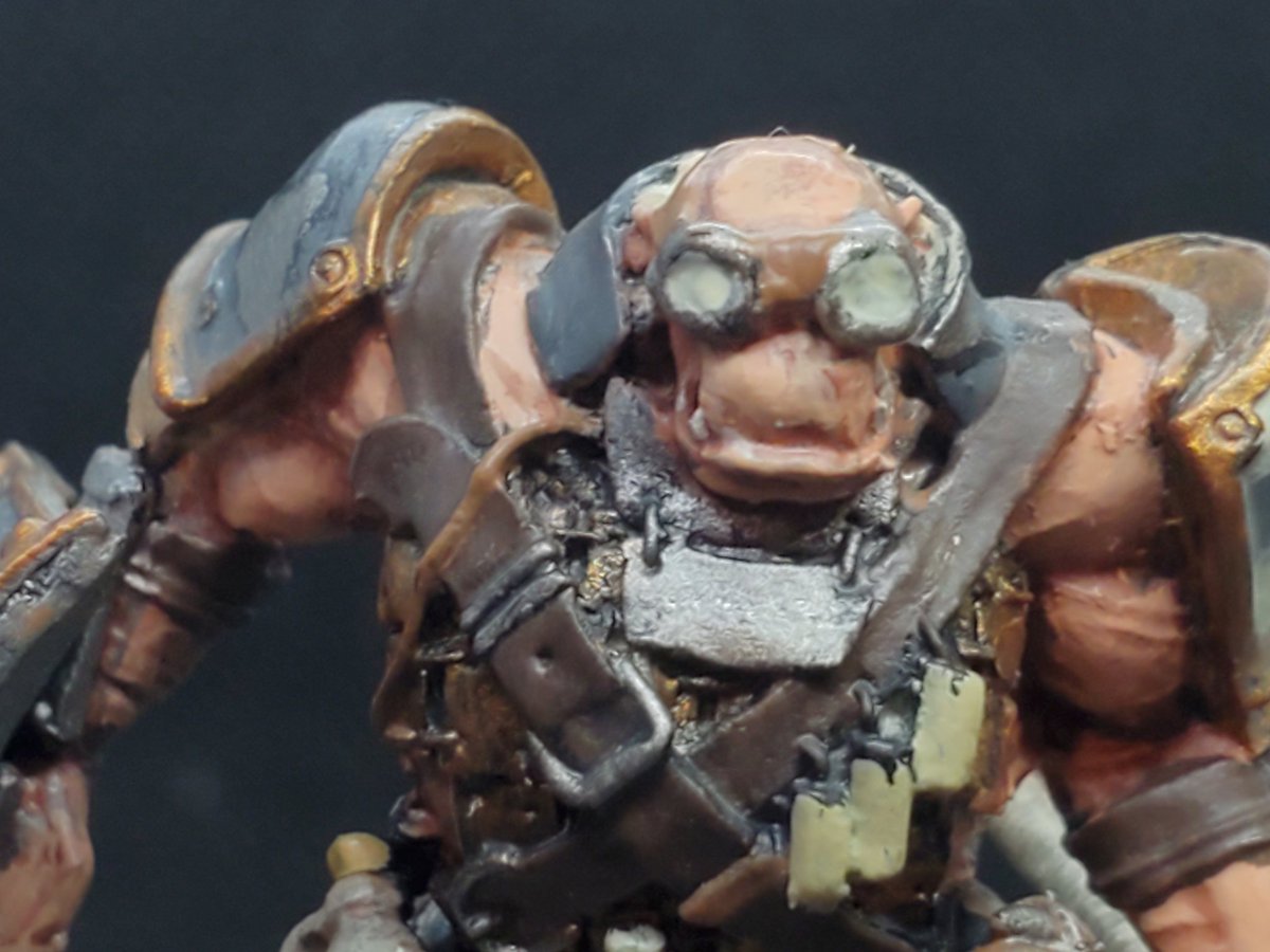 empryme's tweet photo. #MiniatureMonday is here once more. And here is a #conversion I did way back for an #Ogrun Bokur, wandering ogrun who work as bodyguards for hire (until they find the right lord). Nothing wrong w/ the OG, just wanted more #panache

@privateerpress #P3Painters #WARMACHINE #Rhulic https://t.co/moOTLny6Wl