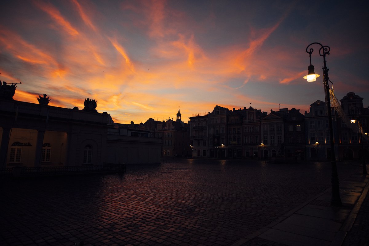 ewitsoe's tweet photo. Since moving to Poland 10 yrs ago, my "sunrise" habits changed quite a bit. In Seattle I used to work late into the night and hardly ever saw a sunrise, but now, I get up at 5am every day and have the chance to enjoy scenes like this. 🤷‍♂️
#streetphotography #NFTartist https://t.co/mfC9ru8Zh4