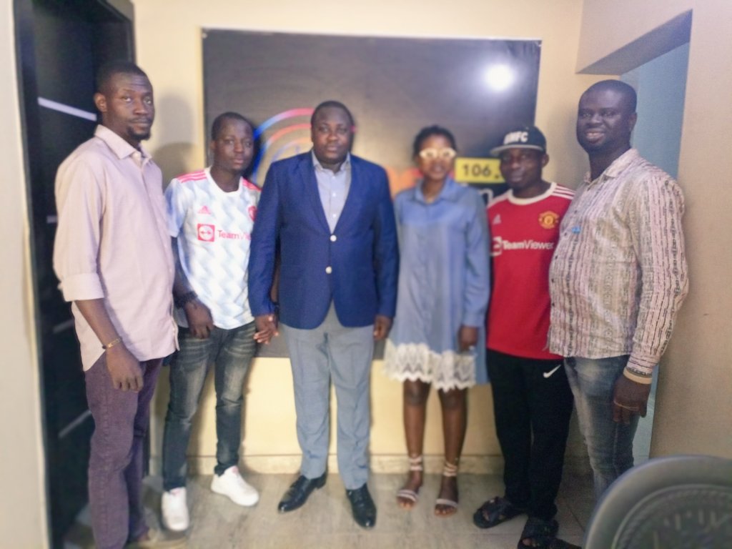 Ijobasport1's tweet photo. A visit to AKURE, A visit to @crest1061fm
I'm glad to see my people again.
Today was fun @AkureHowFar
Cc @mcolumiko https://t.co/3PK5M1GevI