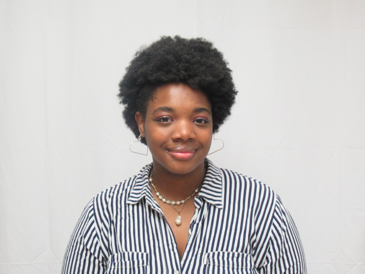 knightsabroad's tweet photo. Congratulations to Azaria Perry, awarded a scholarship from The Passport Portal Foundation to cover the cost of her passport so she can #StudyAbroad. Azaria will attend the USG Goes Global program in Ireland this summer. #KnightsAbroad #international #learning #adventure https://t.co/SJLMy5r8OF