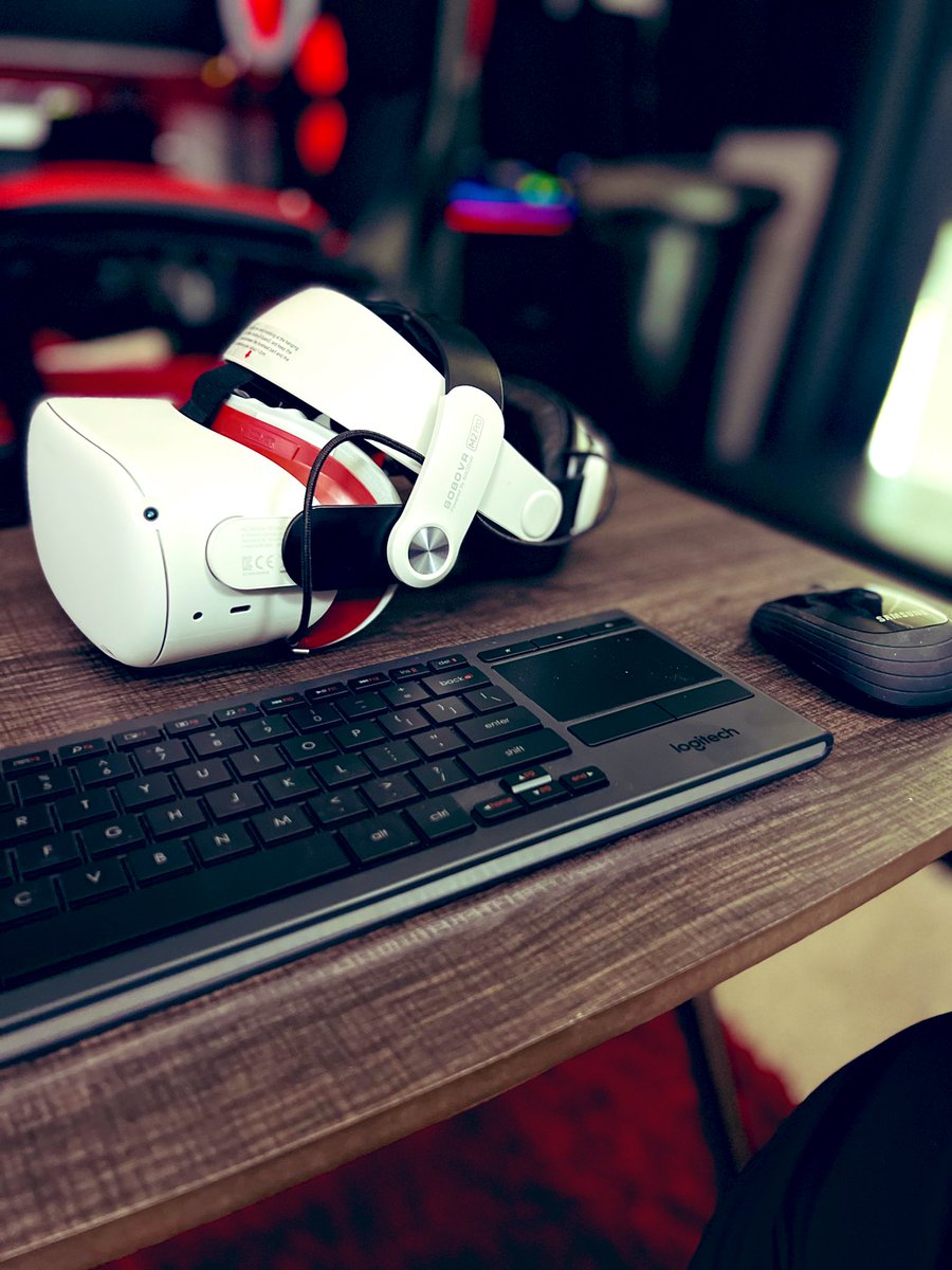 jdunrrp's tweet photo. This is My Office For Today๐ช๐พ๐โผ๏ธ @MetaQuestVR + @ImmersedVR =๐
Working on making this my everyday Office ๐ฃโผ๏ธ #VR has this amazing ability to turn any ordinary thing into an extraordinary thing ๐คฏโผ๏ธ Got my @Logitech #K830 along for the ride todayโก๏ธ #Quest2 #WorkInVR https://t.co/s3QjvX8ij4