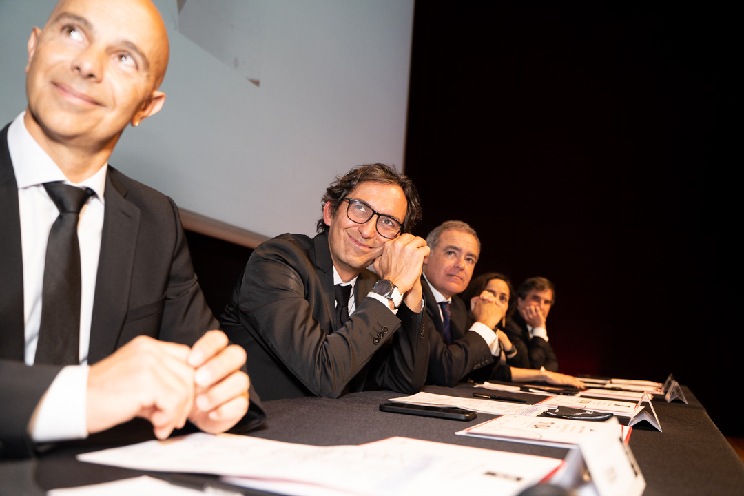 ISDI_edu's tweet photo. ¡ENHORABUENA A TODOS!🎓🎉︎ Los alumnos del #DigitalMBA de las últimas promociones de #Madrid y #Barcelona pudieron (¡por fin!) tener su #graduación rodeados de todos sus amigos y familiares para celebrar el fin de su viaje. ¡El futuro es vuestro, #DMBAers!🚀
#TheWorldISDIgital https://t.co/foPlw1K9Hx