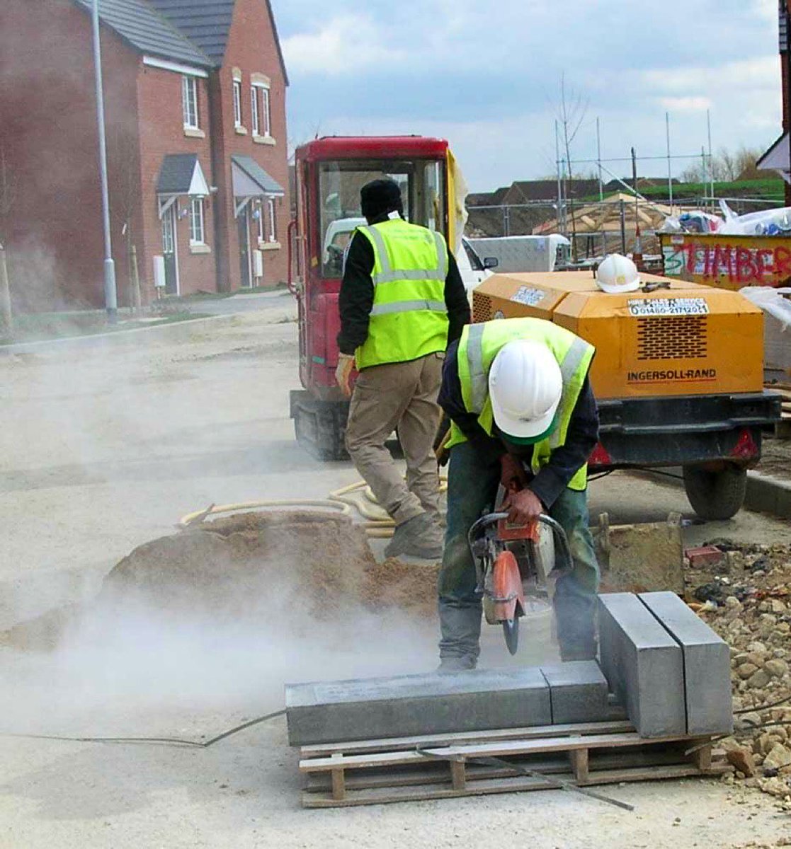 davidgcant's tweet photo. Worker: It's only dust you know, it's not a problem. 

It might get up my nose a bit, make my throat a bit sore, get into my clothes and hair, but after a shower, it is all gone. 

There's no harm.

Me: Okay, let me explain how it can harm your lungs and what you can do about it. https://t.co/0yUV63Fuho