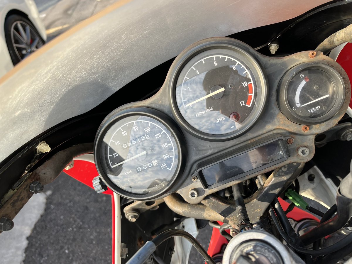 GSX_s8888's tweet photo. tzr250 1kt 
書付き
キャブoh済み
吹け◎
クラッチ張り付き
灯火類×
現状渡しジャンクで😭

34万 https://t.co/AoXBUwEfIr