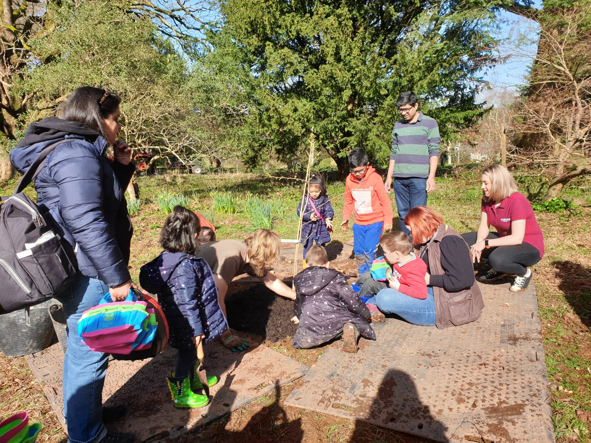 Connecting people with nature in a hands on way. We had a lovely day with our friends at @CP_Cymru  and @lucyowenwales planting Blossom 🌸 trees  at @NTDyffrynG on Saturday. @NTWales #gwleddygwanwyn #blossomwatch #EveryoneNeedsNature