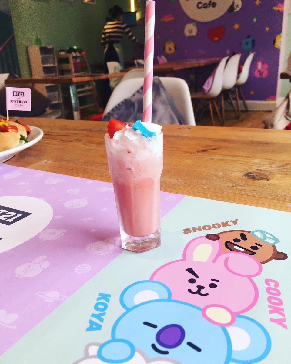 Girl8114's tweet image. I made it!!!! @BTS_twt #BTS #BTSArmy #artboxcafe #BTSJungkook #BTSV #BTSPTD_ON_STAGE_SEOUL #bt21 #cooky #tata