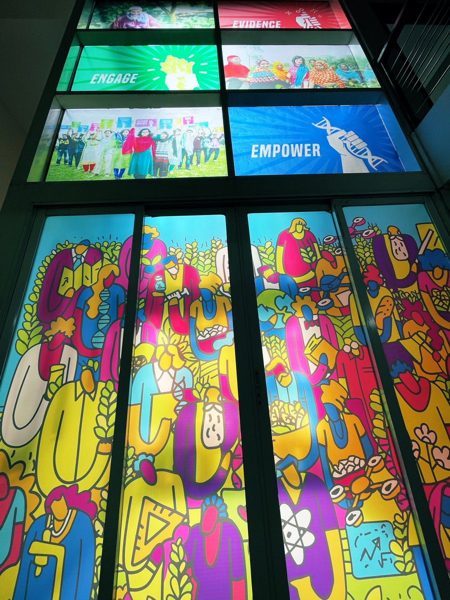 arif4science's tweet photo. Few moments are impressively inspiring and you don’t want to miss that while entering @FarmingFutureBD office in Dhaka. @Sarah_Evanega @joanconrow @rahmanWaseka @Sadiqueuddin @Imran_bge @mahmudul1691 @MehnoorUrmi @Bt_eggplant @Ftfpotatopjt @ScienceAlly @eat_modified https://t.co/XZnAc1TMeI