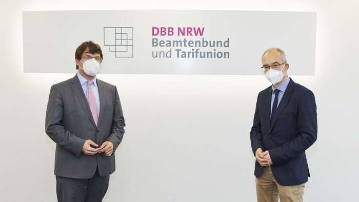 #Arbeitnehmer #Beamte #Berufsbeamtentum #CDU #DBB #DBBNRW #DBBNRWMagazin #DrMarcusOptendrenk #Einkommensrunde #wwwdbbnrwde

bsbd-bielefeld.de/2022/03/07/bek…