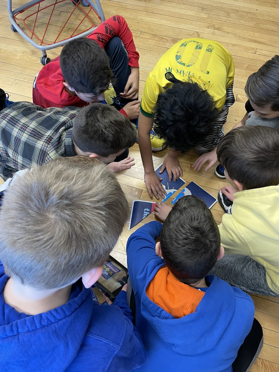 techtchrMsG's tweet photo. This past Friday the robotics club had it’s first ever Showcase! These students really embraced what it means to be an engineer. Their endless hard work, collaboration, and positivity was always shown. #MineolaProud of these students! @MineolaMS @MSFabLab @MeadowScience https://t.co/OFpwsQ3bwH