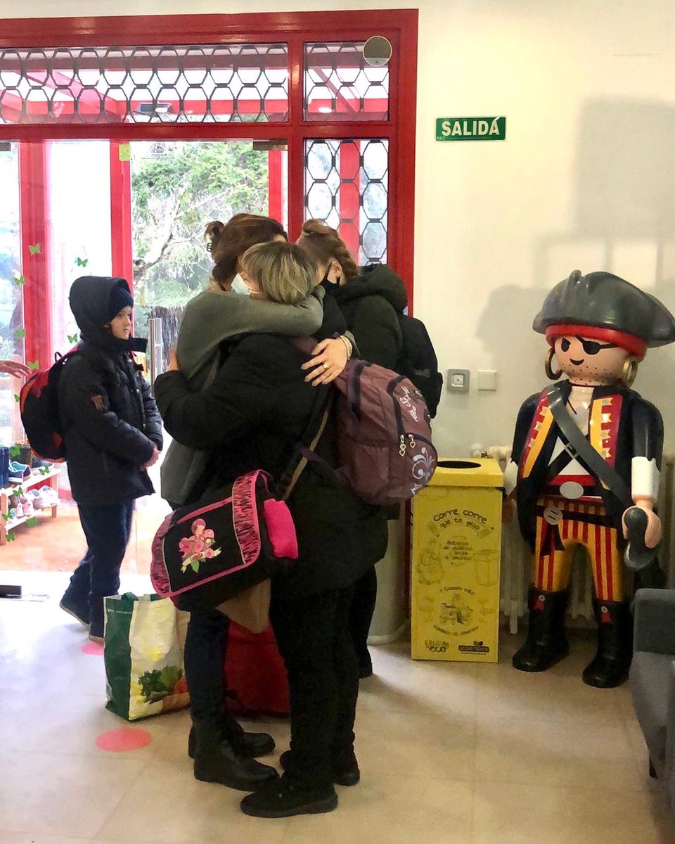 Hoy ha llegado una de las familias de Ucrania a la Fundación Querer. Han llegado desde Polonia tras días de viaje.
Los ha recibido <a href="/PilarGGranja/">PGG</a> en nuestra @fundacionquerer 💗💗💗

#fundacionquerer #elcoledeceliaypepe #ucrania #ayudahumanitaria