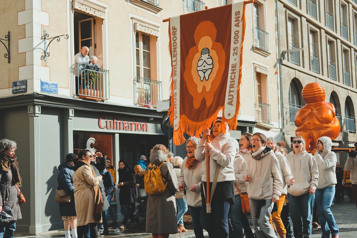tombeesdelanuit's tweet photo. Retour en images sur ce #dimanchearennes avec "Vénus Parade" de Clédat & Petitpierre. #rennes
📷 Nicolas Joubard & @ben_belek
+ de photos 👉 https://t.co/uiarG1VcrI https://t.co/c4x72hdJOp