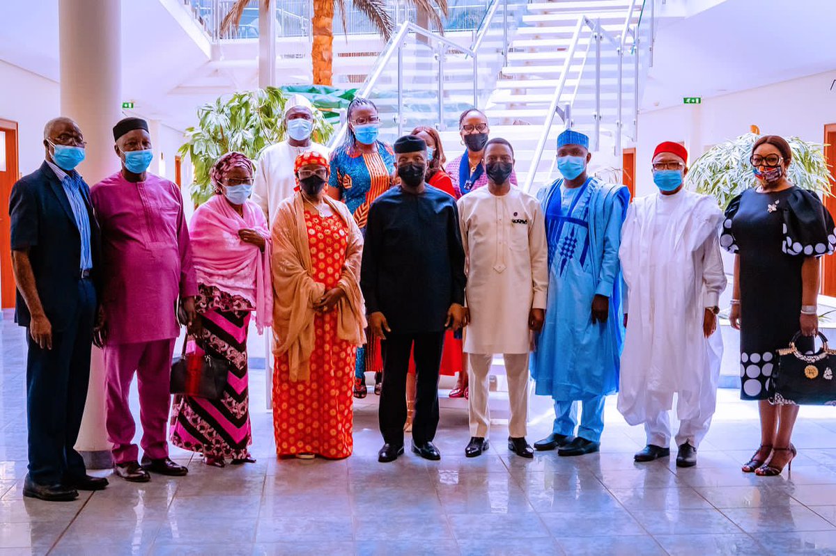 ShinaOlabisi's tweet photo. Photos; Vice President Yemi Osinbajo SAN receives in audience the leadership of the West African Examination Council Africa led by the Hajiya Binta Abubakar (Chief Government Nominee) at the Statehouse, Abuja. 14th March, 2022. https://t.co/jgd5p7LA6F