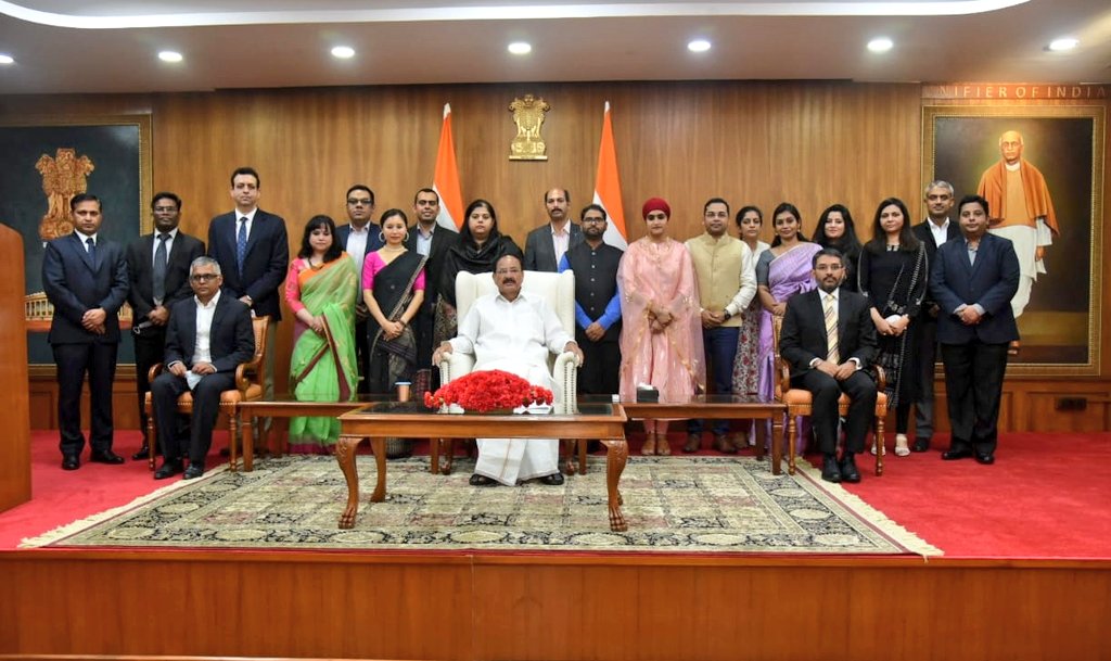 VPIndia's tweet photo. आज उपराष्ट्रपति जी ने अपने निवास पर @ISBedu द्वारा संचालित 'Advanced Mangement Programme in Public Policy' के प्रतिभागियों से मुलाकात की। https://t.co/YaoGVgUgpP