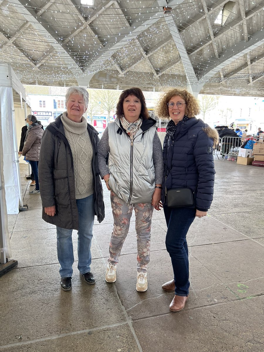 JpierreBouquet's tweet photo. Avec mes collègues et amis de la Majorité municipale à Vitry le François pour une action de solidarité en faveur du peuple Ukrainien.. https://t.co/9Q8yr5ioDG
