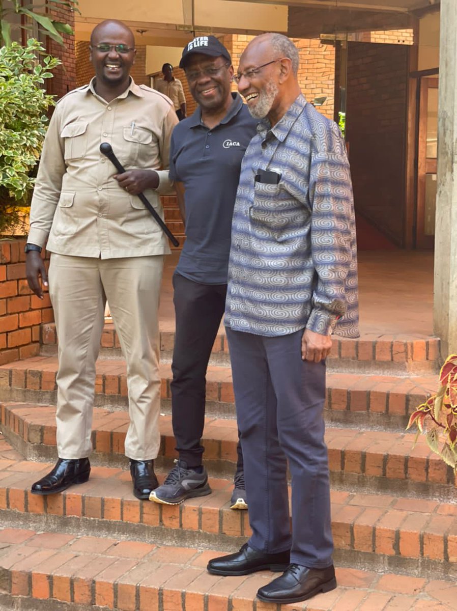 PatricOleSosopi's tweet photo. Imekuwa Siku Nyingine Muhimu Ktk Historia Yangu ya Kudai #KatibaMpya Kwa Kupata Mafunzo Kutoka Kwa Jaji Mkuu Mstaafu wa Kenya π°πͺMh #WillyMutunga Pamoja na Mh #Abdilatif Hawa Wote Ni Wanaharakati Wa Haki za Binadamu na Wapigania Demokrasia Hapaπ°πͺ
Nice To Meet Youπ
#TeamKatibaMpya https://t.co/fdERaZuXGP