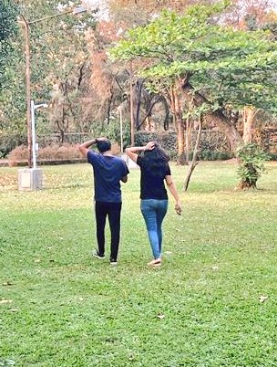 Tell me you are a goose imprinting on your mentor without telling me you are a goose imprinting on your mentor. #physiologicalrelevance #gradschool