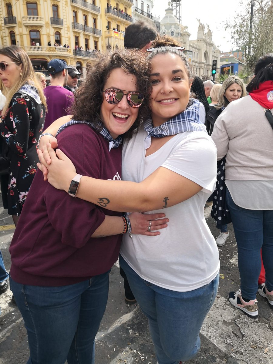 Bolu32's tweet photo. Fin De Semana Fallero💥❤️ @5SAN5 @Lau7141 las quiero mucho!! Gracias por venir y darme sorpresas siempre!! Mis casita os espera dentro de poquito 💚💙💜🏡 #mitodo❤️ https://t.co/5QcfA4CJNR