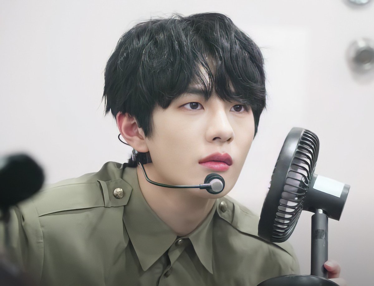 the art 🖼                           the artist 🧑🏻‍🎨