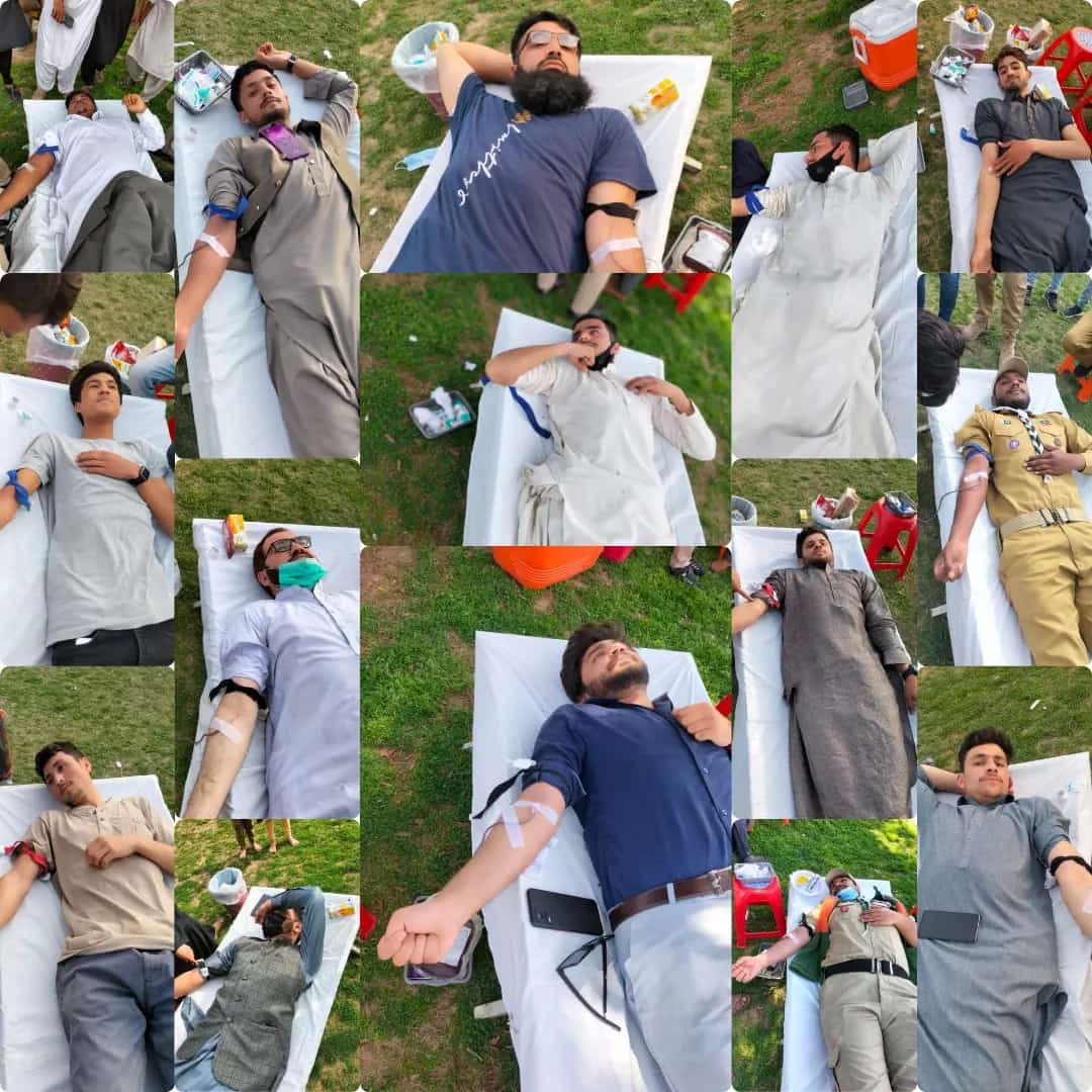 HadiqaaHussain's tweet photo. الحمدلللہ 
آج ٹیم سرعام اسلام آباد نارتھ اور اسلام آباد ویسٹ نے مختلف تنظیموں کے تعاون سے بلڈ ڈونیشن کیمپ کا انعقاد کیا جس میں عوام اور جانبازوں کی  بڑی تعداد نے شرکت کی اور خون کے عطیات دیے۔ اللّه پاک قبول فرمایں.
@iqrarulhassan https://t.co/2sISIeiYBu