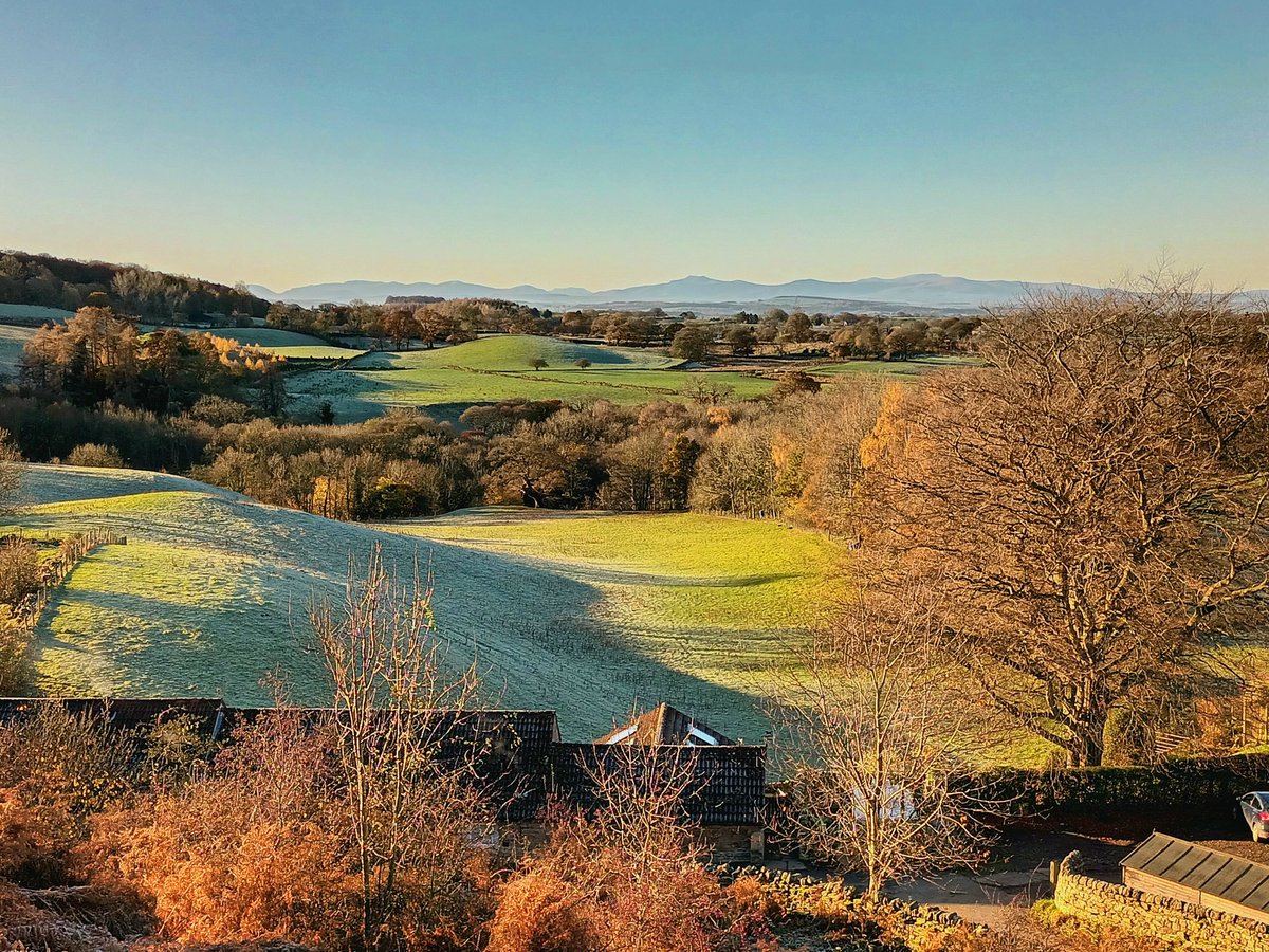TheHolidayCots's tweet photo. If you are looking for pet-friendly accommodation surrounded by miles of beautiful countryside then look no further than @longbyres 
🛌Sleeps 2-7
https://t.co/AkDWs9oOJY
#Brampton #Cumbria #LakeDistrictNationalPark #PetFriendly #HolidayCottages #Countryside #Walking https://t.co/pXh6hCyihp