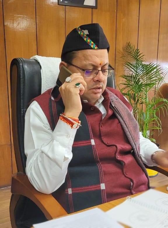 आज "द कश्मीर फाइल्स" के निर्देशक श्री <a href="/vivekagnihotri/">Vivek Ranjan Agnihotri</a> जी से फोन पर हुई बात के दौरान मैंने उन्हें कश्मीरी हिन्दुओं पर हुए अत्याचार को बेहतरीन निर्देशन के साथ फिल्म के माध्यम से प्रदर्शित करने पर बधाई दी।

#TheKashmirFiles