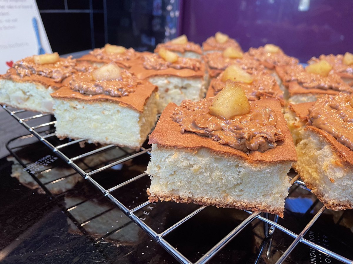 Dawnknowles81's tweet image. Such a crazy set of shifts for me and the team this week I thought I’d treat them to boost morale 👩‍🍳❤️ gone in 0.0 seconds = result, happy officers🙂