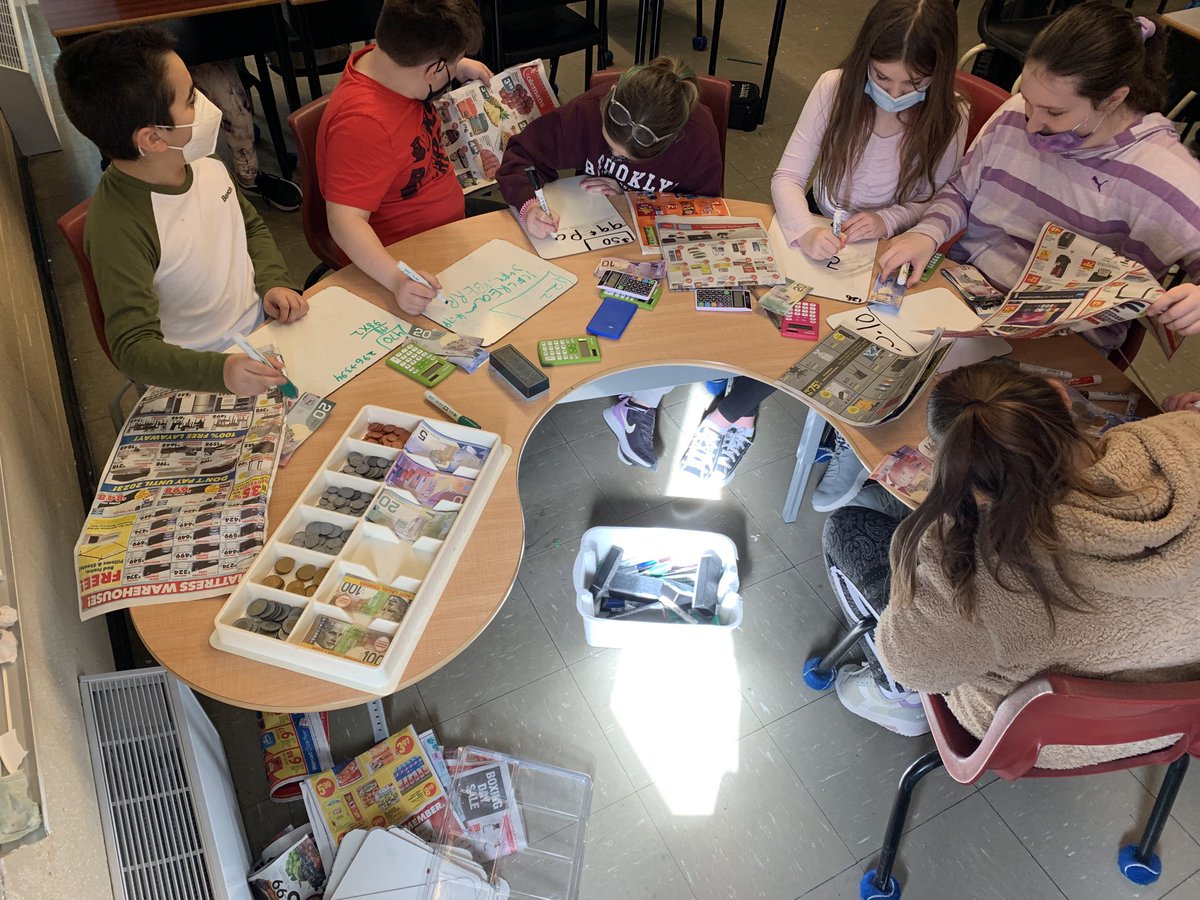 MQWSchool's tweet image. Mrs.Galway’s class doing “real life math” with money….learning is so much fun!!!✏️🙌👌🌏💵💰#gradefour #moneymath