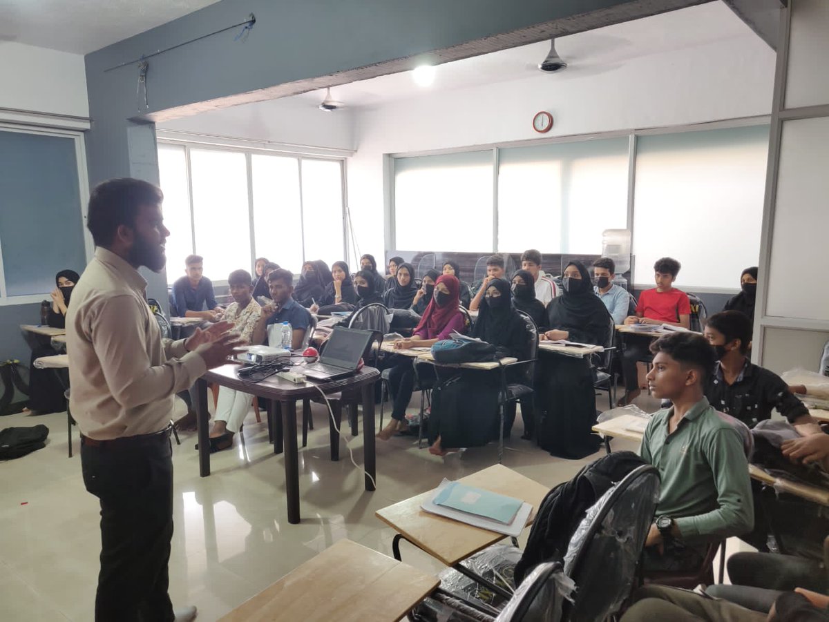 AccessKar's tweet photo. *Access india Karnataka chapter held a *Exam technique* session at *Knowledge hub* coaching center kaikamba b.c road Access India trainer Mr Nowfal interacted with the students , Access India bantwal incharge Nabeel knowledge hub manager mr Imthiyaz sha fuculties were present.. https://t.co/p0e7aOUQvy