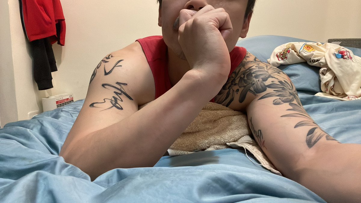 naslowwang's tweet photo. 換左手要開始刺了✌️ https://t.co/2vQTNcyuVR