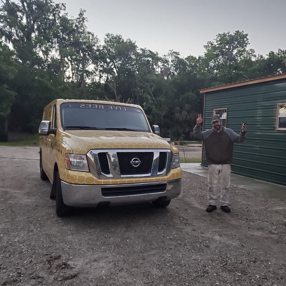 orlandobeeguy's tweet photo. Rise and shine! 🐝🌅 A quick pic of Nathan and the truck warming up before heading out 🥶 

We’ve got another week PACKED with removals! 💪😁 A #beeremoval with Orlando Bee Removal Expert means more chances to #savethebees 🐝🐝 https://t.co/Xo3eqAUc3y